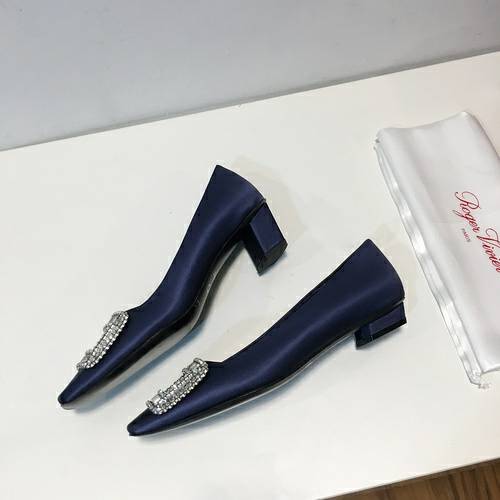 Picture of Roger Vivier Shoes Women _SKUfw132587356fw